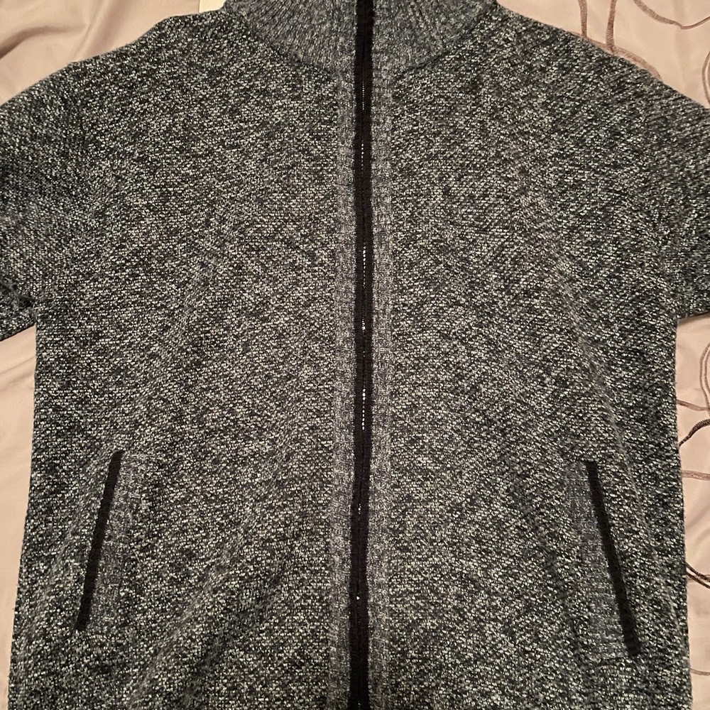 Sweater with zipper